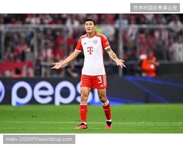 曹侑珉在沙迦俱乐部的稳定表现，让他成为金玟哉之后中卫位置上的可靠替补